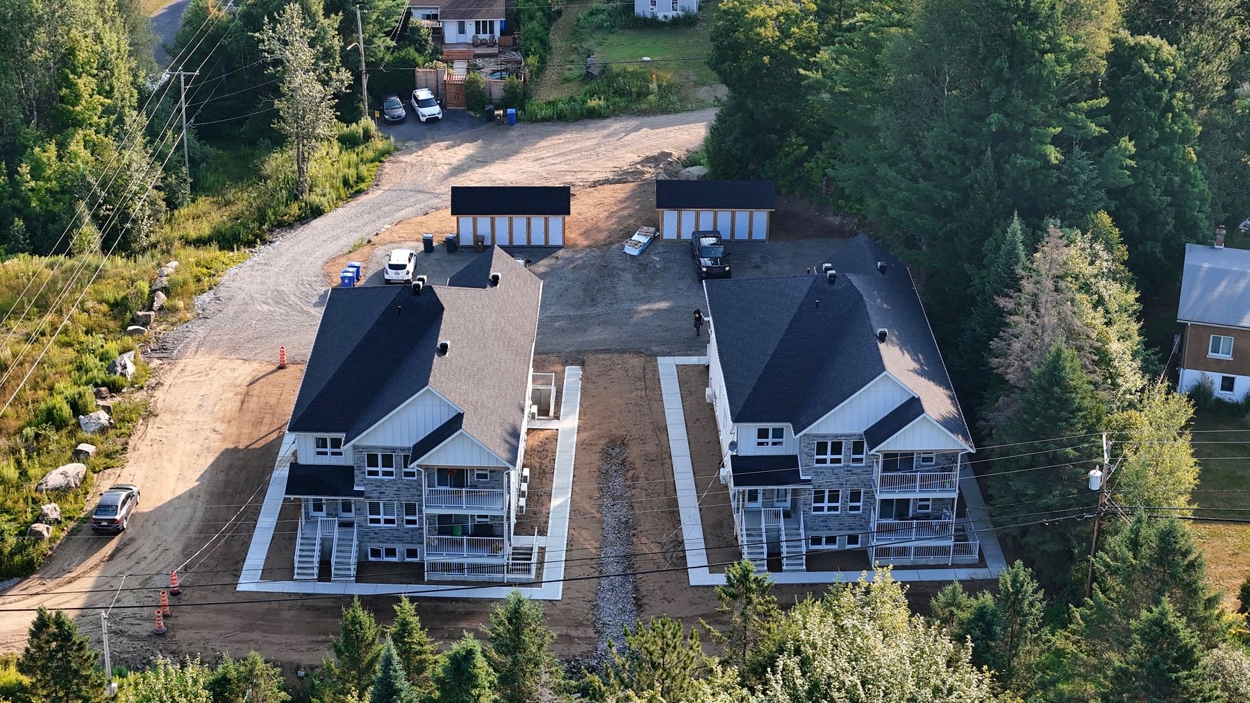 Blocs de 6 logements réalisés à Saint-Alphonse-Rodriguez, vus du ciel